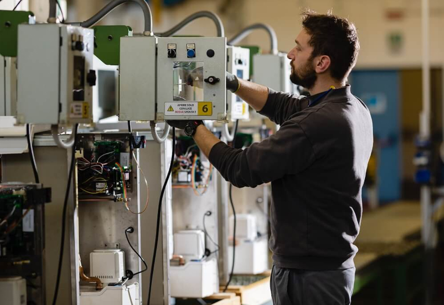 HVAC AND REFRIGERATION CONTROLS